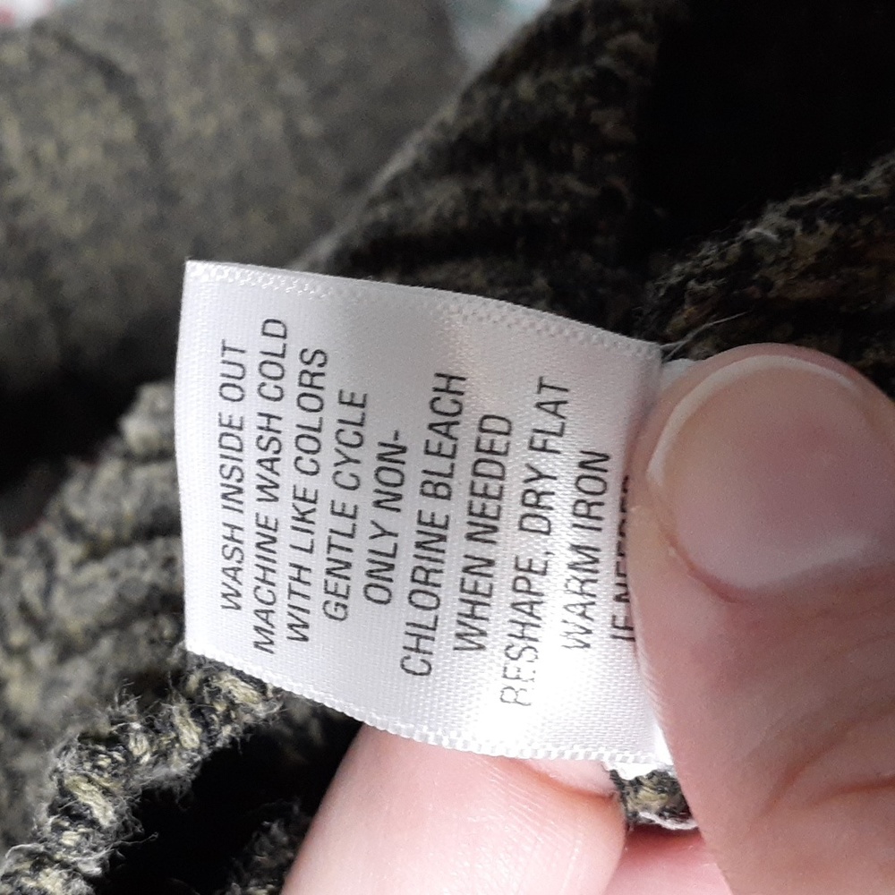 NWOT Apt 9 Olive Green Sweater, Size S - Picture 8 of 8